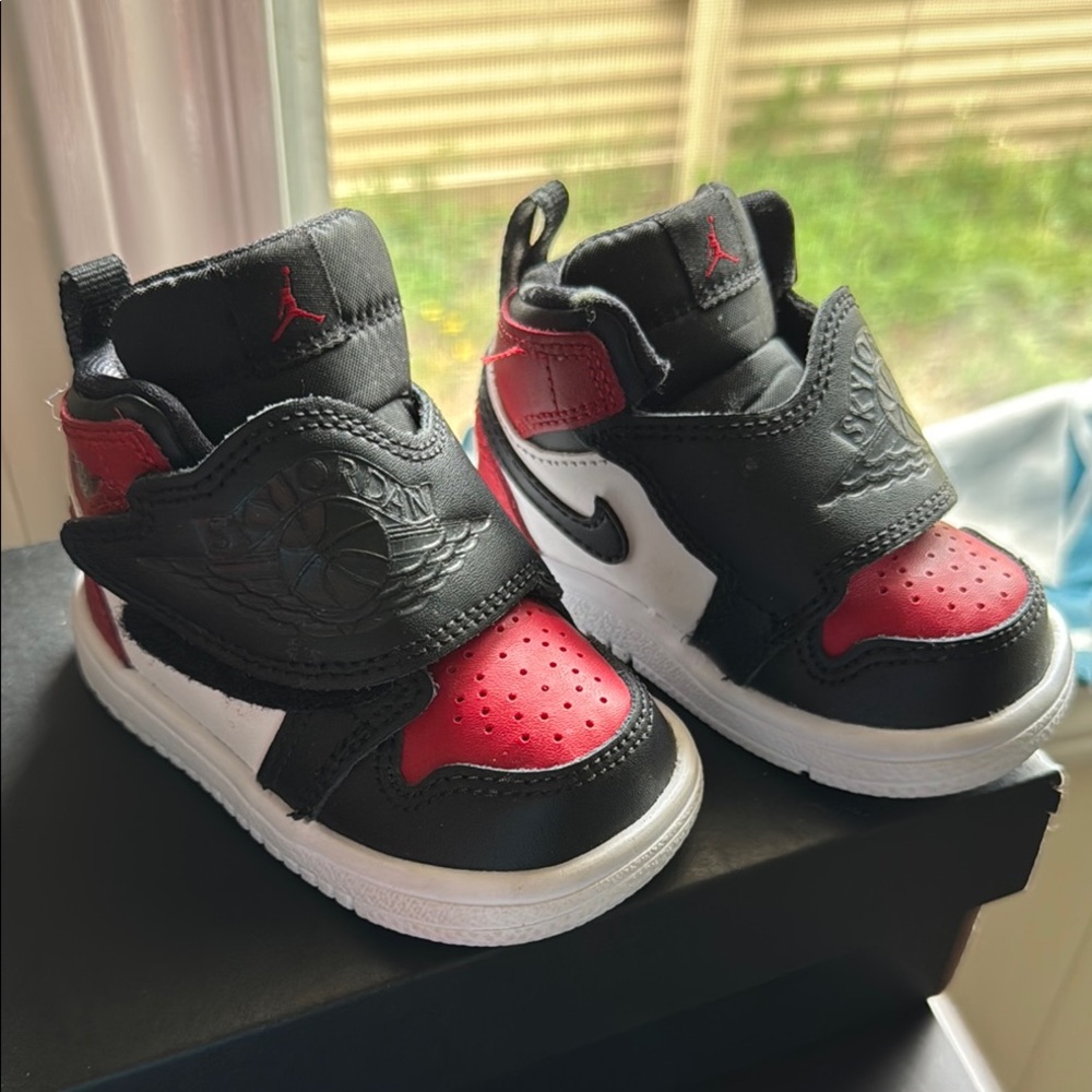 Jordan Kids' Black and Red Sneakers
